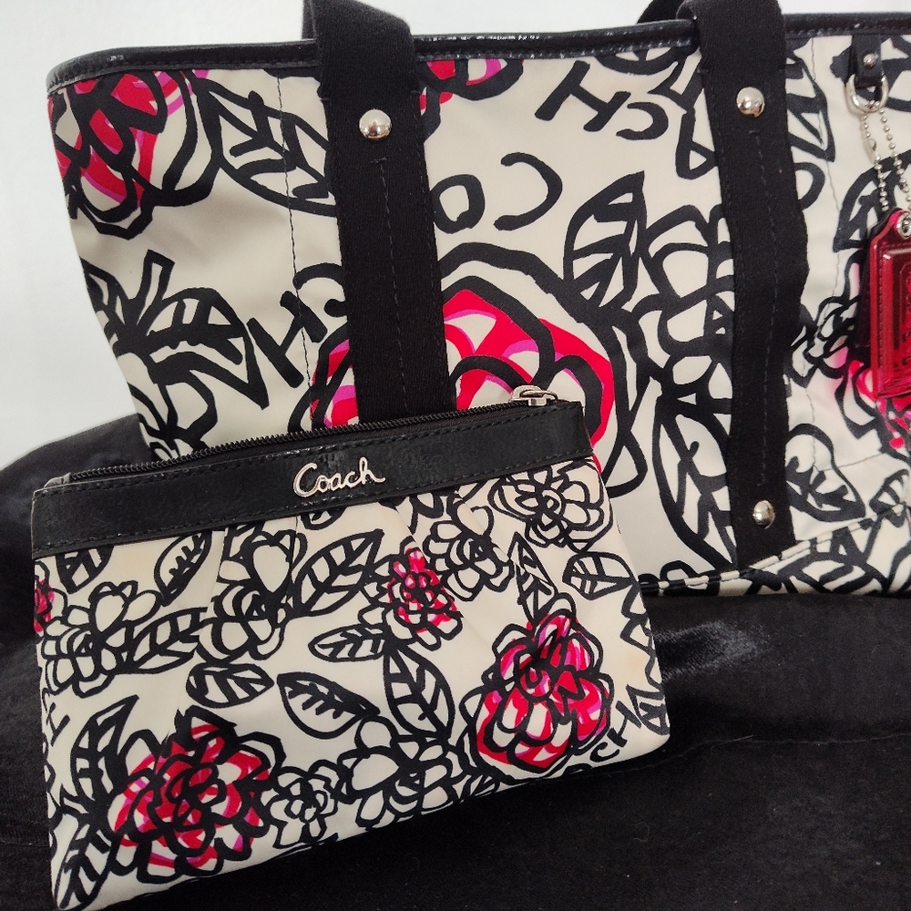 Coach Poppy Black and Pink Floral Tote And Wristle Bag Set. No Crossbody Strap - Picture 2 of 13